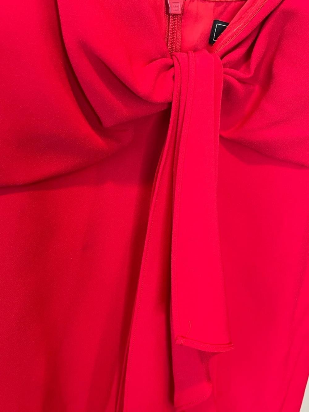 🧵DISCOUNT- BCBGMaxAzria Red Strapless Dress w Front Tie Detail 🧵 - Picture 2 of 7